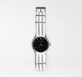 reloj de plata para hombre